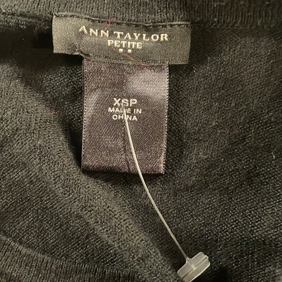 Ann Taylor pullover sweater black white red ribbon bows cotton women’s XSP - Picture 5 of 10